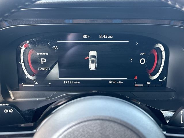 Nissan Pathfinder Vehicle Full-screen Gallery Image 15