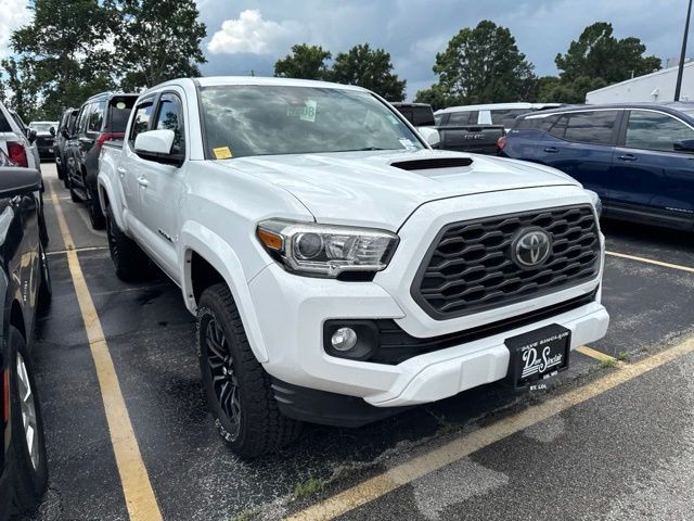 Toyota Tacoma 4WD Vehicle Full-screen Gallery Image 07