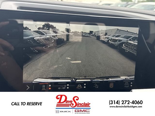 GMC Sierra 1500 Vehicle Full-screen Gallery Image 17