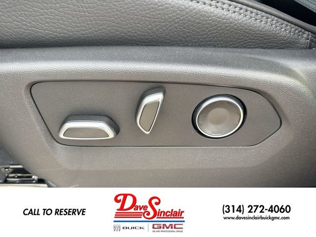GMC Sierra 1500 Vehicle Full-screen Gallery Image 12