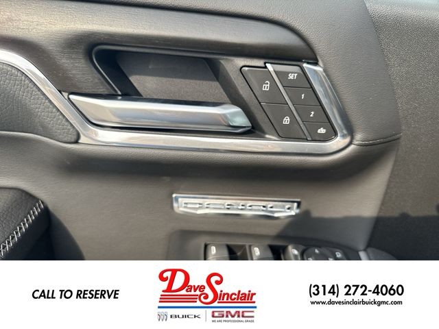 GMC Sierra 1500 Vehicle Full-screen Gallery Image 13