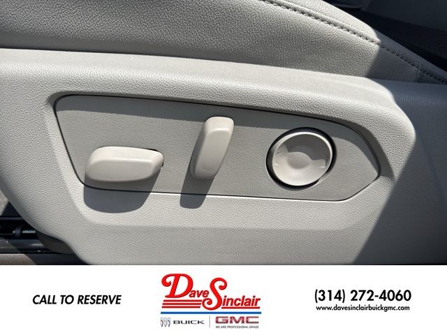 GMC Sierra 1500 Vehicle Full-screen Gallery Image 12