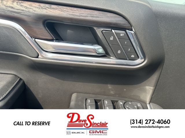 GMC Sierra 1500 Vehicle Full-screen Gallery Image 13