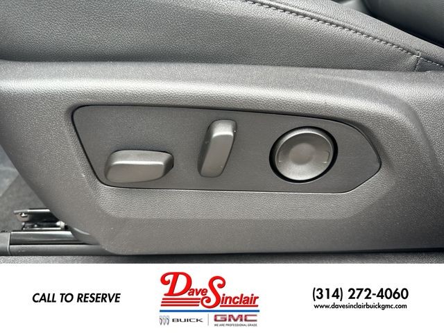 GMC Sierra 1500 Vehicle Full-screen Gallery Image 12