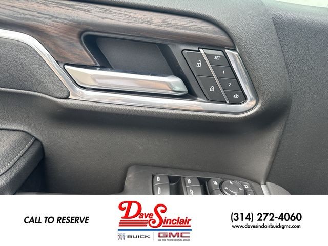 GMC Sierra 1500 Vehicle Full-screen Gallery Image 13