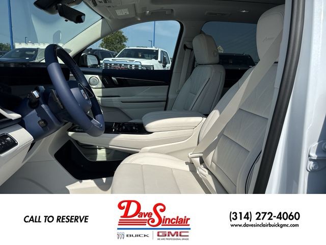 Buick Enclave Vehicle Full-screen Gallery Image 11