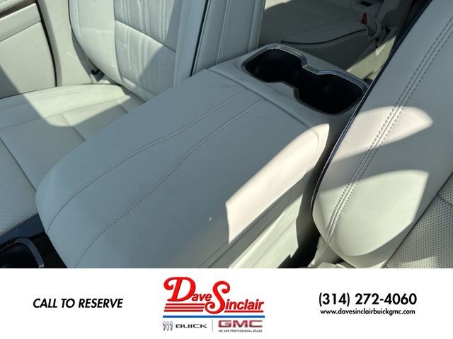 Buick Enclave Vehicle Full-screen Gallery Image 21