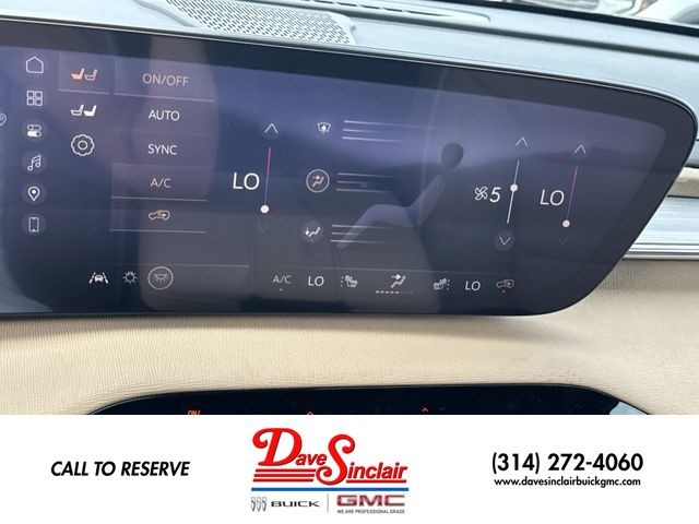 Buick Enclave Vehicle Full-screen Gallery Image 19