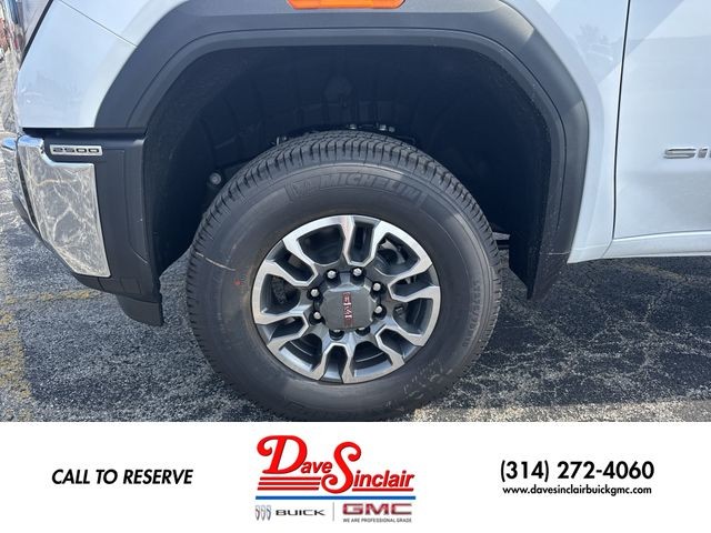 GMC Sierra 2500HD Vehicle Full-screen Gallery Image 10