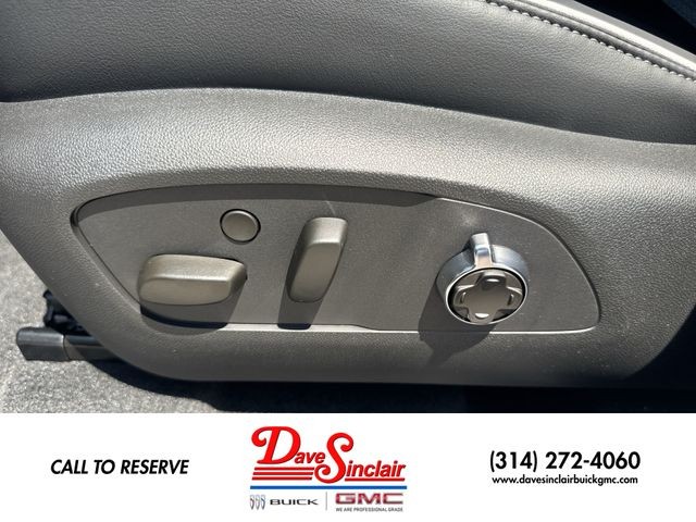 Buick Enclave Vehicle Full-screen Gallery Image 12