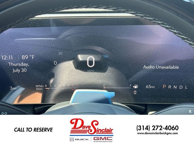 Buick Enclave Vehicle Full-screen Gallery Image 15