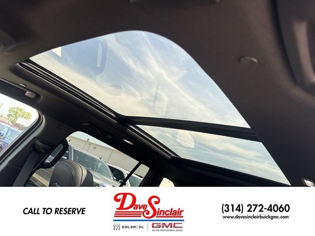 Buick Enclave Vehicle Full-screen Gallery Image 22