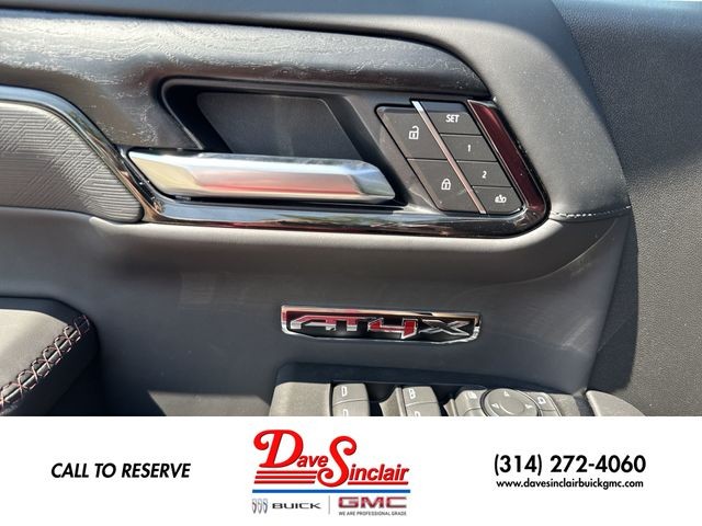 GMC Sierra 1500 Vehicle Full-screen Gallery Image 13
