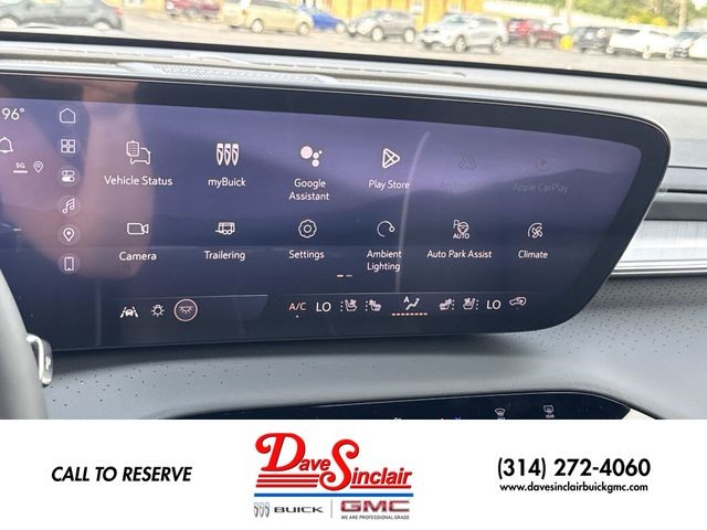 Buick Enclave Vehicle Full-screen Gallery Image 16