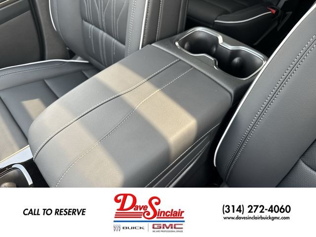 Buick Enclave Vehicle Full-screen Gallery Image 21