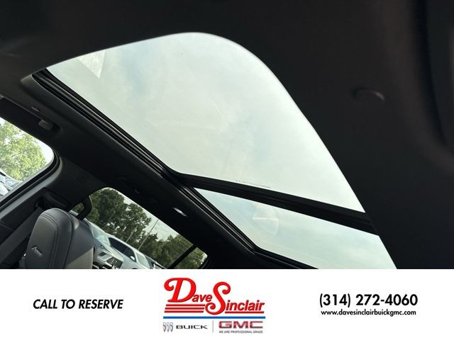 Buick Enclave Vehicle Full-screen Gallery Image 22