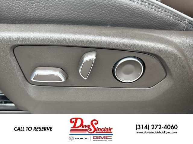 GMC Sierra 1500 Vehicle Full-screen Gallery Image 12