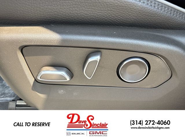 GMC Sierra 1500 Vehicle Full-screen Gallery Image 12