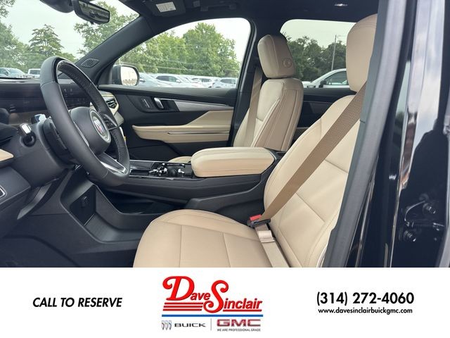 Buick Enclave Vehicle Full-screen Gallery Image 11