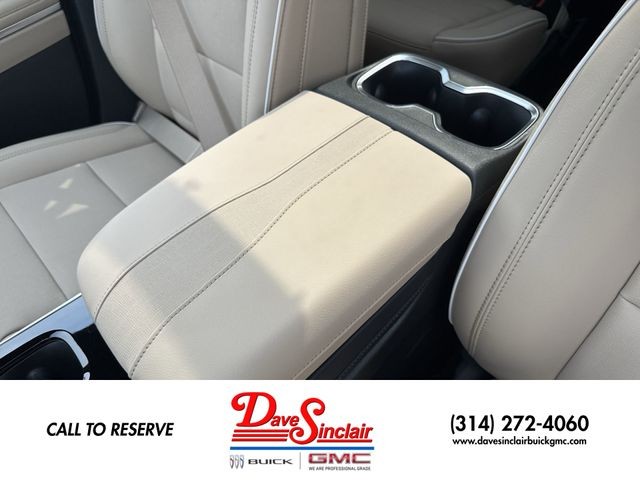 Buick Enclave Vehicle Full-screen Gallery Image 21