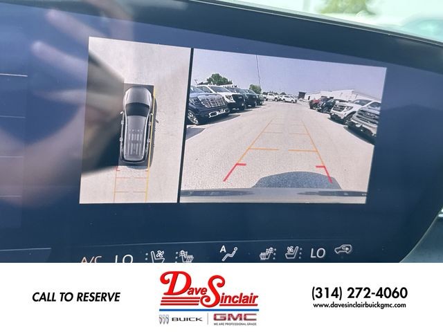 Buick Enclave Vehicle Full-screen Gallery Image 17