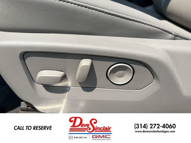 GMC Sierra 1500 Vehicle Full-screen Gallery Image 12