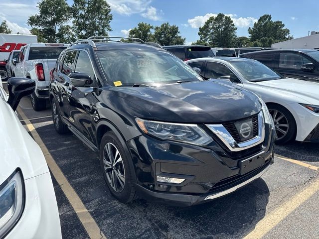 Nissan Rogue Vehicle Full-screen Gallery Image 06