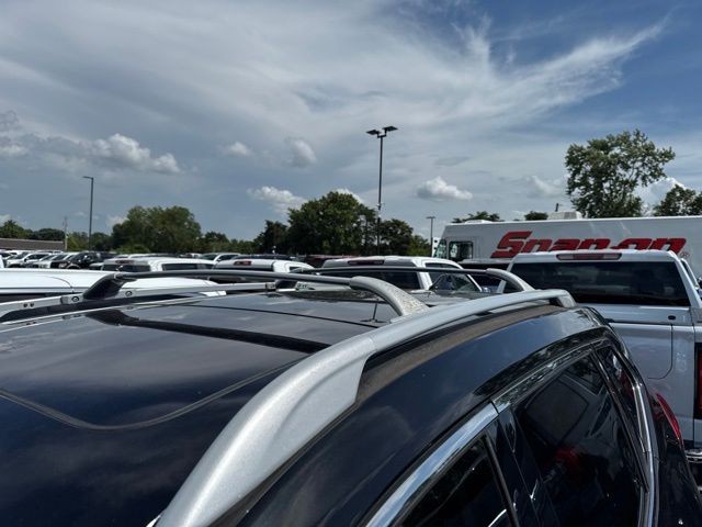 Nissan Rogue Vehicle Full-screen Gallery Image 07