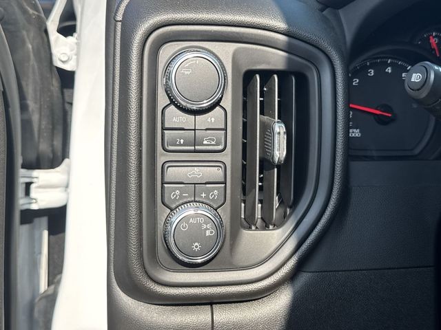 GMC Sierra 1500 Vehicle Full-screen Gallery Image 37
