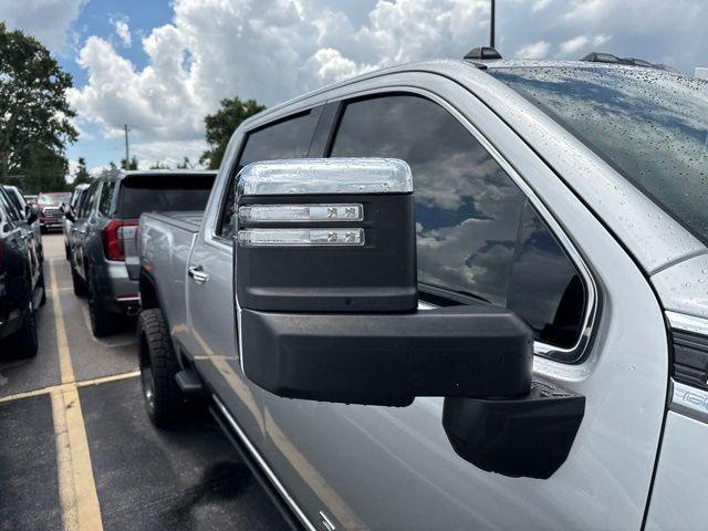 GMC Sierra 2500HD Vehicle Full-screen Gallery Image 13