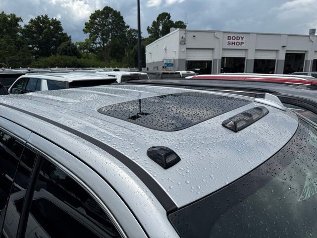 GMC Sierra 2500HD Vehicle Full-screen Gallery Image 14