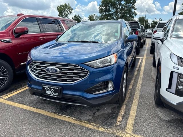 Ford Edge Vehicle Full-screen Gallery Image 02