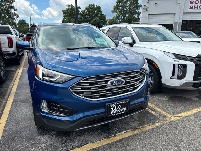 Ford Edge Vehicle Full-screen Gallery Image 06