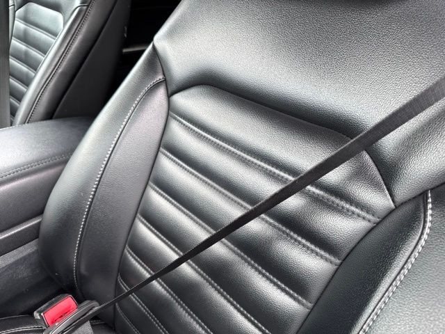 Ford Edge Vehicle Full-screen Gallery Image 14