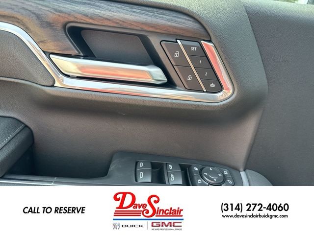 GMC Sierra 1500 Vehicle Full-screen Gallery Image 13
