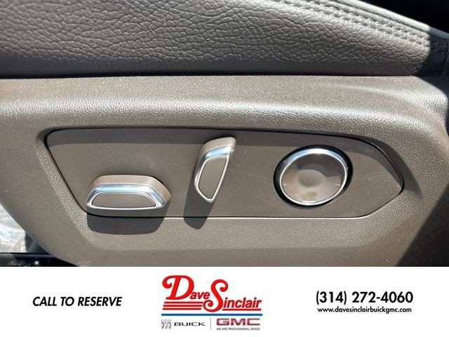 GMC Sierra 1500 Vehicle Full-screen Gallery Image 12