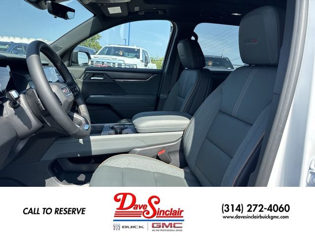 GMC Acadia Vehicle Full-screen Gallery Image 11