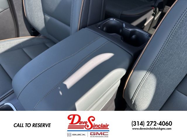 GMC Acadia Vehicle Full-screen Gallery Image 21