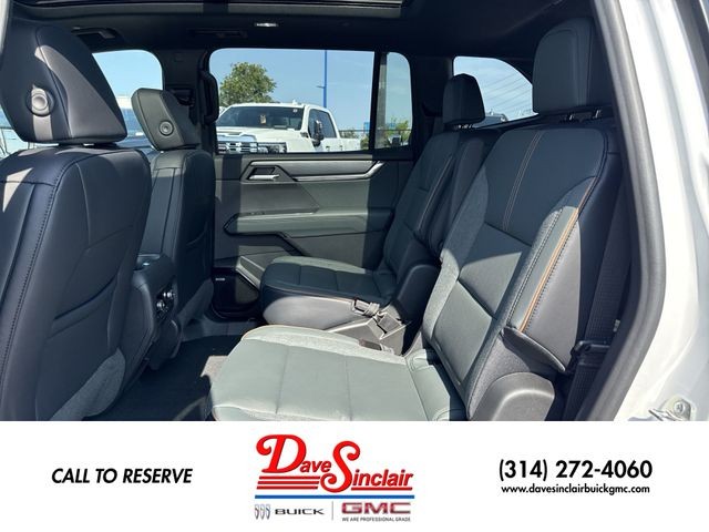 GMC Acadia Vehicle Full-screen Gallery Image 23