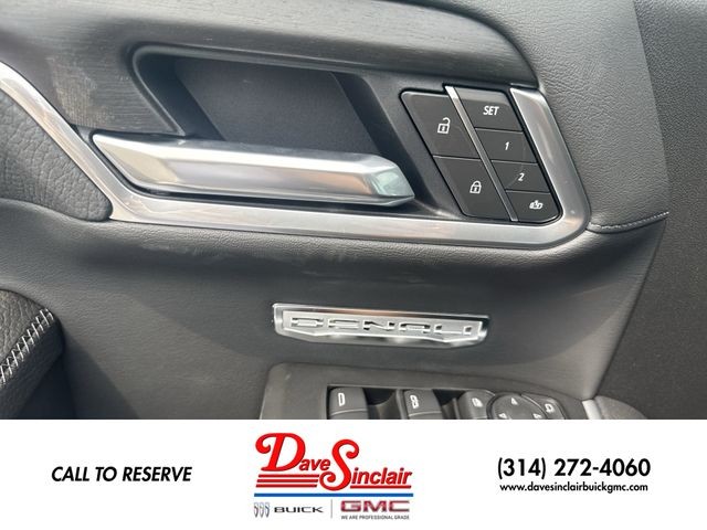 GMC Sierra 1500 Vehicle Full-screen Gallery Image 13