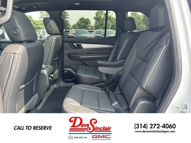 Buick Enclave Vehicle Full-screen Gallery Image 23