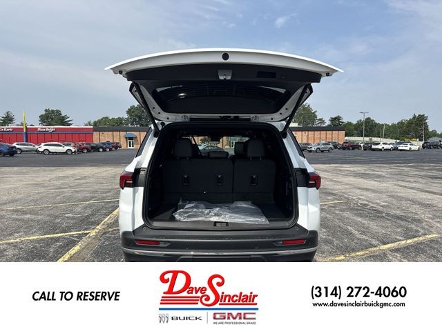 Buick Enclave Vehicle Full-screen Gallery Image 25