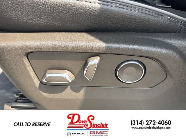 GMC Sierra 1500 Vehicle Full-screen Gallery Image 12