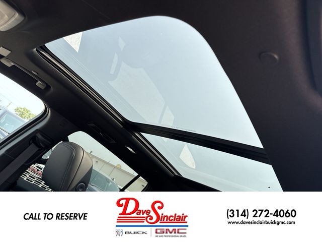 Buick Enclave Vehicle Full-screen Gallery Image 22