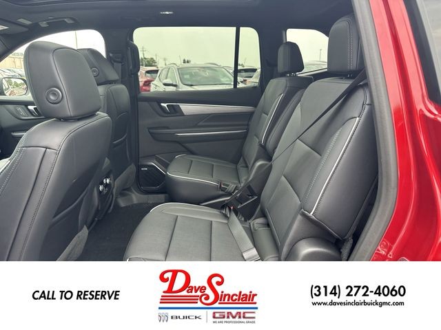 Buick Enclave Vehicle Full-screen Gallery Image 23