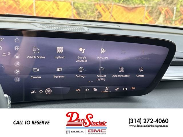 Buick Enclave Vehicle Full-screen Gallery Image 16