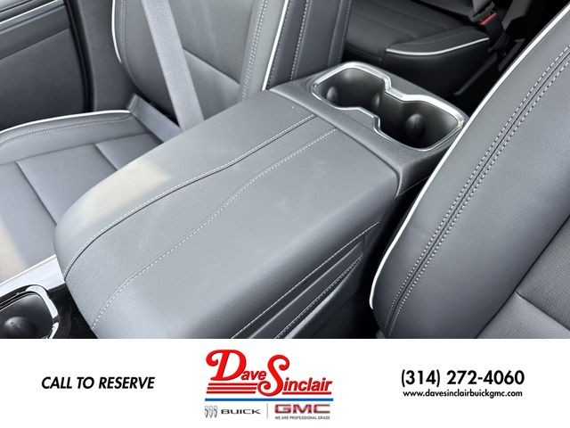 Buick Enclave Vehicle Full-screen Gallery Image 21