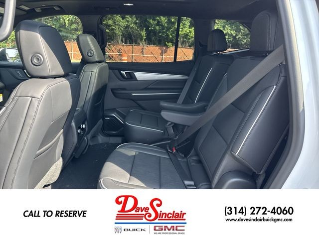 Buick Enclave Vehicle Full-screen Gallery Image 23