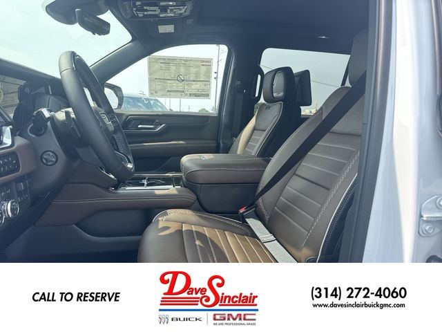GMC Yukon XL Vehicle Full-screen Gallery Image 11