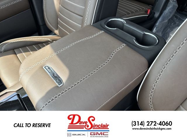 GMC Yukon XL Vehicle Full-screen Gallery Image 21